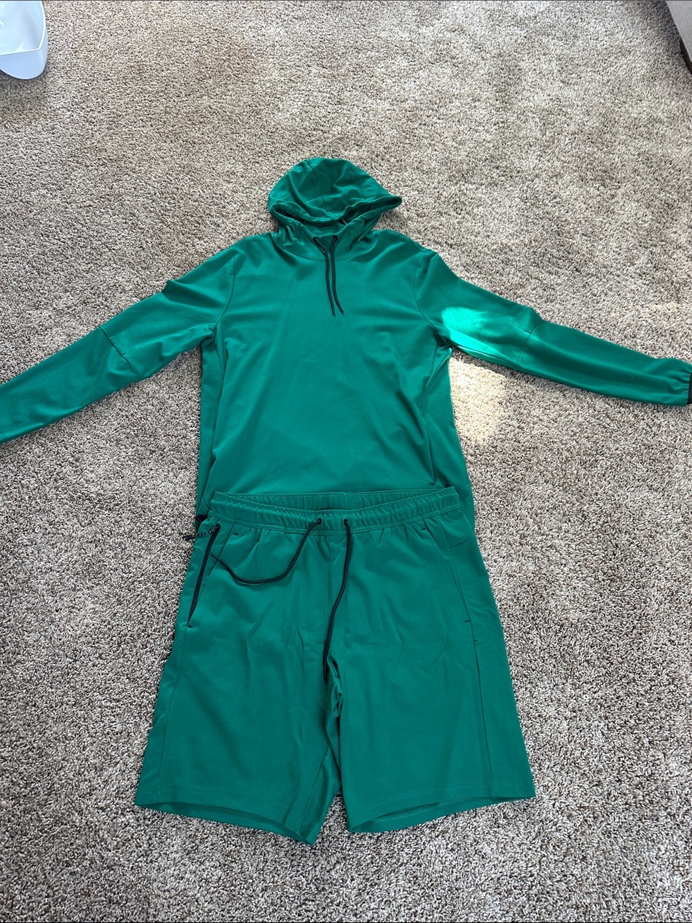 Men's Green Hooded Long-Sleeve Top & Matching Shorts Set